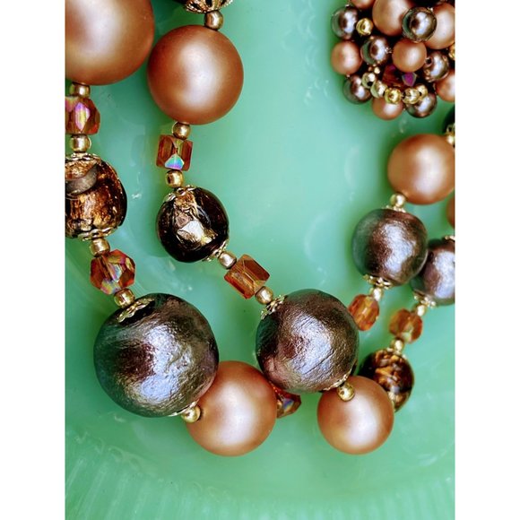 Vintage 1950s 2 Strand Beaded Necklace cluster clip earrings Set - Picture 2 of 16